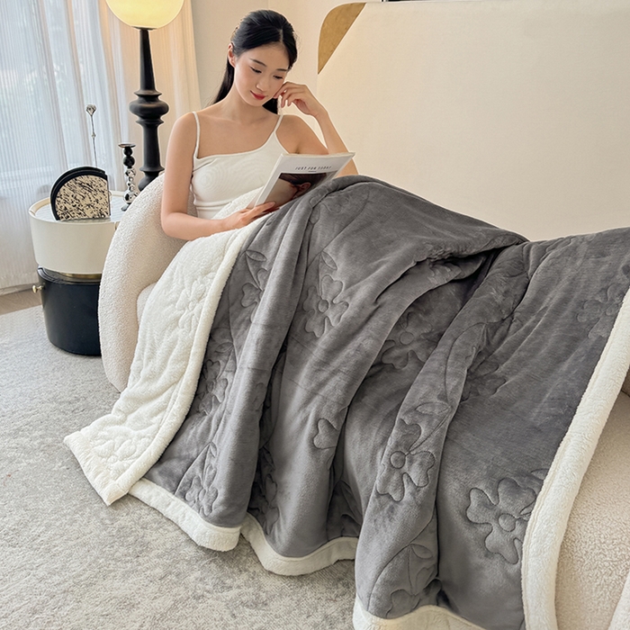 91家纺网 家纺一手货源 找家纺 雅诗帛 2025新款A类加厚加绒婴儿绒北极绒羽丝棉三层夹棉盖毯 水墨灰【双面绒夹棉】