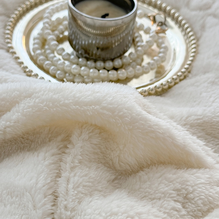 91家纺网 家纺一手货源 找家纺 雅诗帛 2025新款A类加厚加绒婴儿绒北极绒羽丝棉三层夹棉盖毯 拿铁咖【双面绒夹棉】