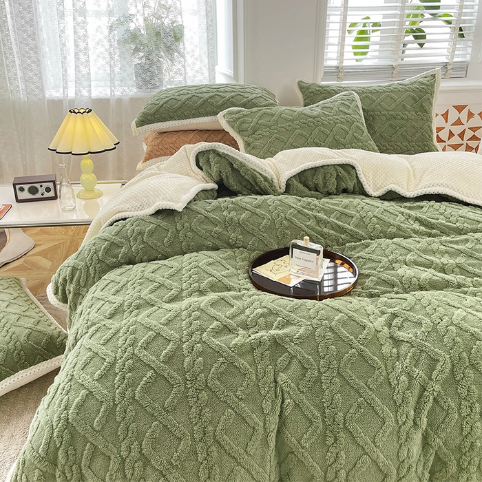 91家纺网 家纺一手货源 找家纺 雅诗帛 冬季加绒四件套云朵绒法莱绒牛奶绒雕花绒水晶绒塔芙绒毛毯学生宿舍保暖加绒加厚珊瑚绒双面绒 茶绿