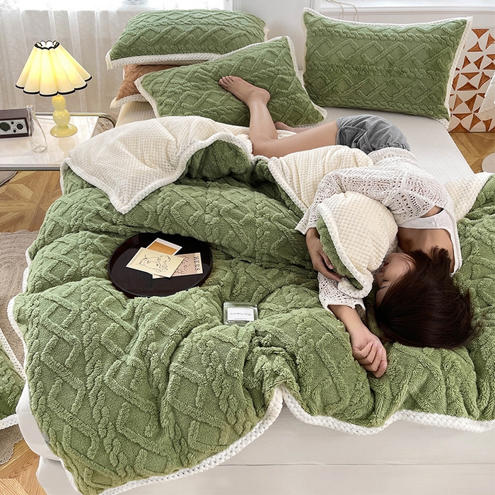 91家纺网 家纺一手货源 找家纺 雅诗帛 冬季加绒四件套云朵绒法莱绒牛奶绒雕花绒水晶绒塔芙绒毛毯学生宿舍保暖加绒加厚珊瑚绒双面绒 茶绿