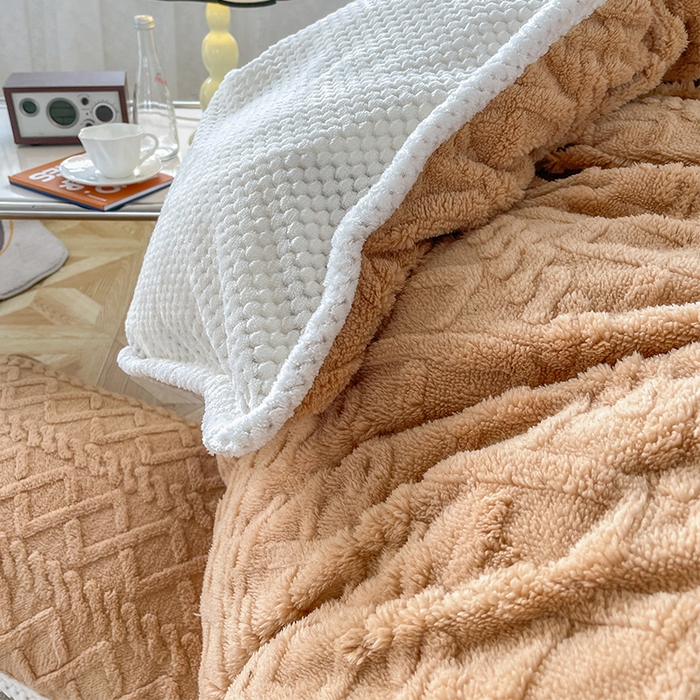 91家纺网 家纺一手货源 找家纺 雅诗帛 冬季加绒四件套云朵绒法莱绒牛奶绒雕花绒水晶绒塔芙绒毛毯学生宿舍保暖加绒加厚珊瑚绒双面绒 焦糖