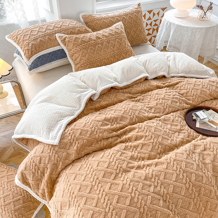 91家纺网 家纺一手货源 找家纺 雅诗帛 冬季加绒四件套云朵绒法莱绒牛奶绒雕花绒水晶绒塔芙绒毛毯学生宿舍保暖加绒加厚珊瑚绒双面绒 焦糖