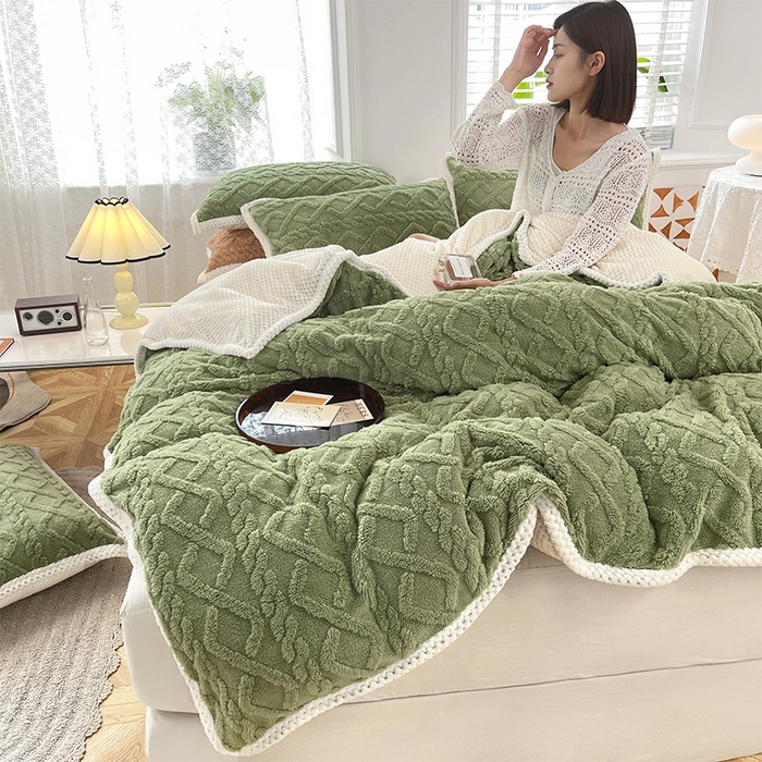 91家纺网 家纺一手货源 找家纺 雅诗帛 冬季加绒四件套云朵绒法莱绒牛奶绒雕花绒水晶绒塔芙绒毛毯学生宿舍保暖加绒加厚珊瑚绒双面绒 茶绿