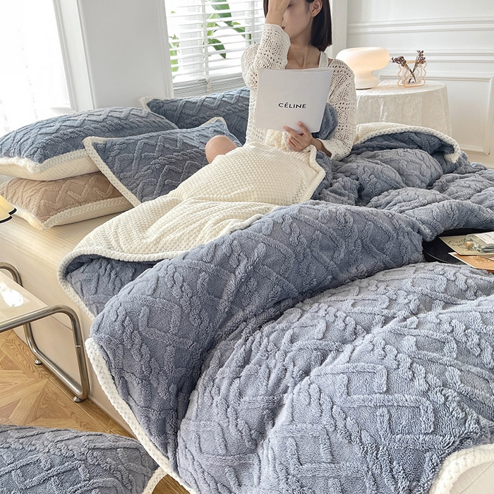 91家纺网 家纺一手货源 找家纺 雅诗帛 冬季加绒四件套云朵绒法莱绒牛奶绒雕花绒水晶绒塔芙绒毛毯学生宿舍保暖加绒加厚珊瑚绒双面绒 雾兰