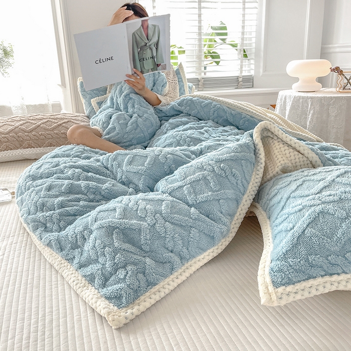 91家纺网 家纺一手货源 找家纺 雅诗帛 冬季加绒四件套云朵绒法莱绒牛奶绒雕花绒水晶绒塔芙绒毛毯学生宿舍保暖加绒加厚珊瑚绒双面绒 冰蓝