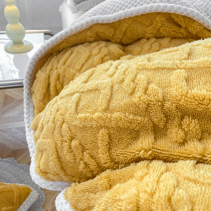 91家纺网 家纺一手货源 找家纺 雅诗帛 冬季加绒四件套云朵绒法莱绒牛奶绒雕花绒水晶绒塔芙绒毛毯学生宿舍保暖加绒加厚珊瑚绒双面绒 姜黄