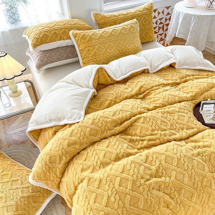 91家纺网 家纺一手货源 找家纺 雅诗帛 冬季加绒四件套云朵绒法莱绒牛奶绒雕花绒水晶绒塔芙绒毛毯学生宿舍保暖加绒加厚珊瑚绒双面绒 姜黄