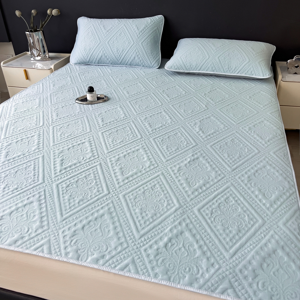 91家纺网 家纺一手货源 找家纺 （总）雅诗帛 2025新款A类柔感彩绒棉夹棉床护垫-菱影蔓花