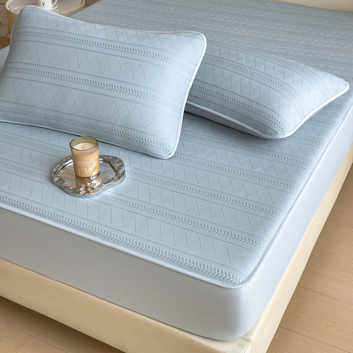 91家纺网 家纺一手货源 找家纺 雅诗帛 2025新款A类柔感彩绒棉夹棉床笠-素菱笺 素菱笺-青釉蓝