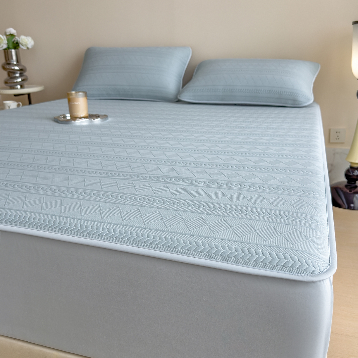 91家纺网 家纺一手货源 找家纺 雅诗帛 2025新款A类柔感彩绒棉夹棉床笠-素菱笺 素菱笺-青釉蓝