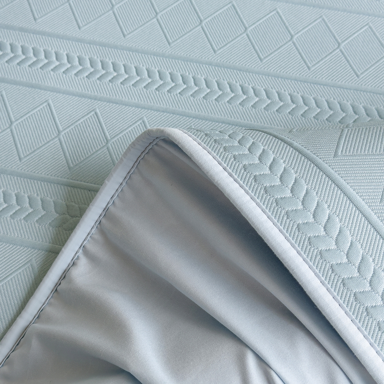 91家纺网 家纺一手货源 找家纺 雅诗帛 2025新款A类柔感彩绒棉夹棉床笠-素菱笺 素菱笺-青釉蓝