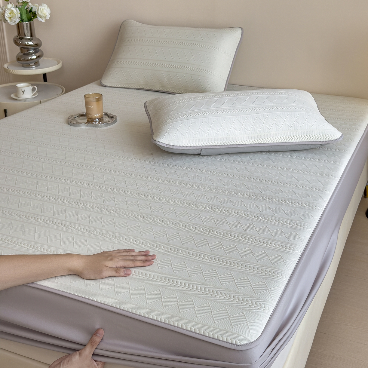 91家纺网 家纺一手货源 找家纺 雅诗帛 2025新款A类柔感彩绒棉夹棉床笠-素菱笺 素菱笺-纱雾青