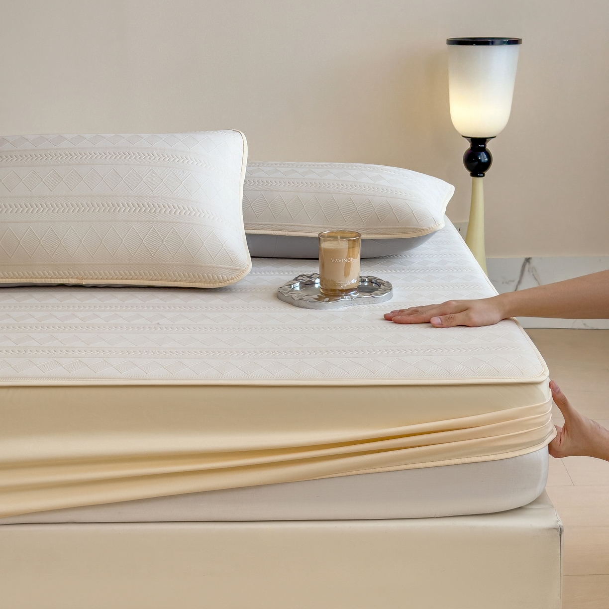 91家纺网 家纺一手货源 找家纺 雅诗帛 2025新款A类柔感彩绒棉夹棉床笠-素菱笺 素菱笺-麦米黄