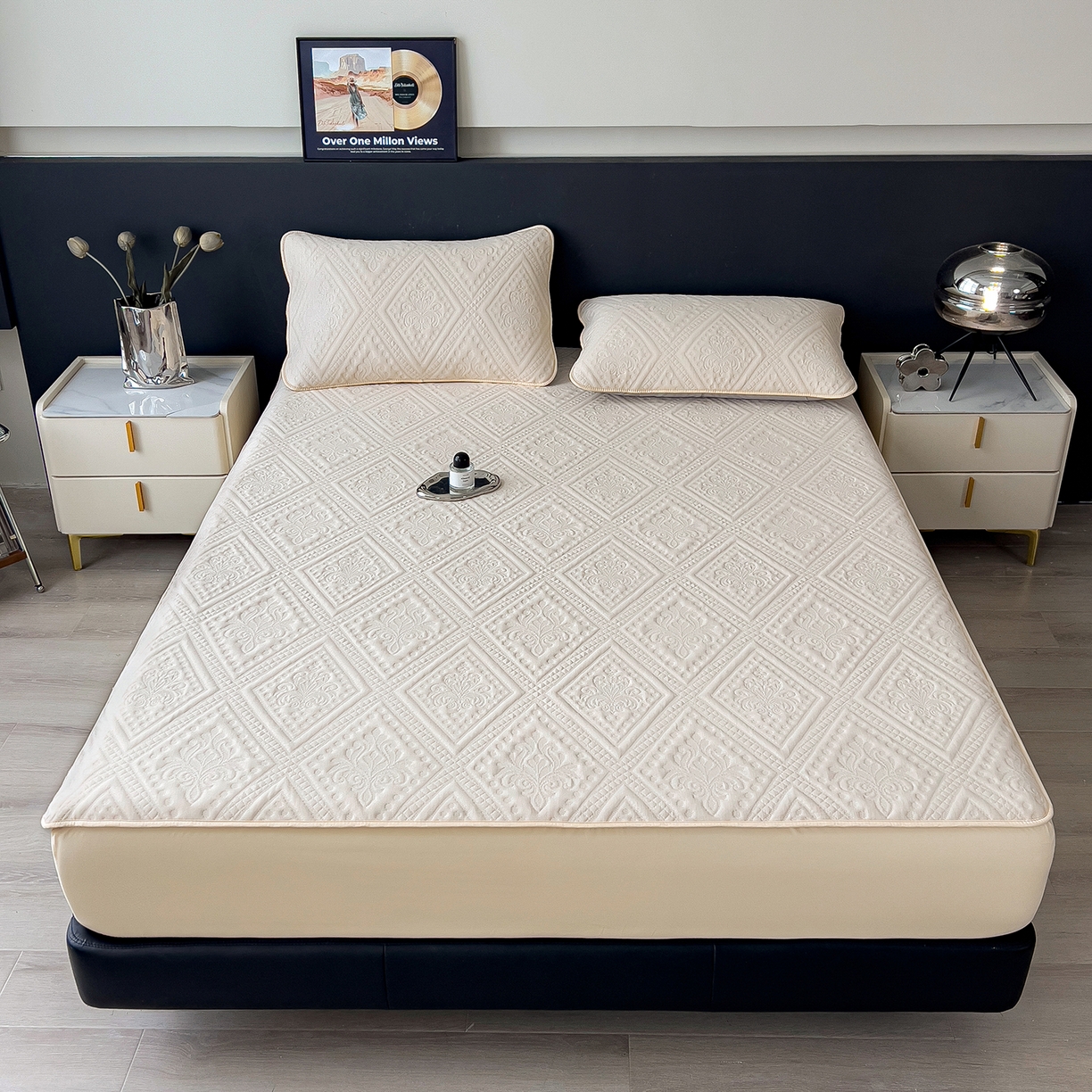 91家纺网 家纺一手货源 找家纺 雅诗帛 2025新款A类柔感彩绒棉夹棉床笠-菱影蔓花 菱影蔓花-沙砾米