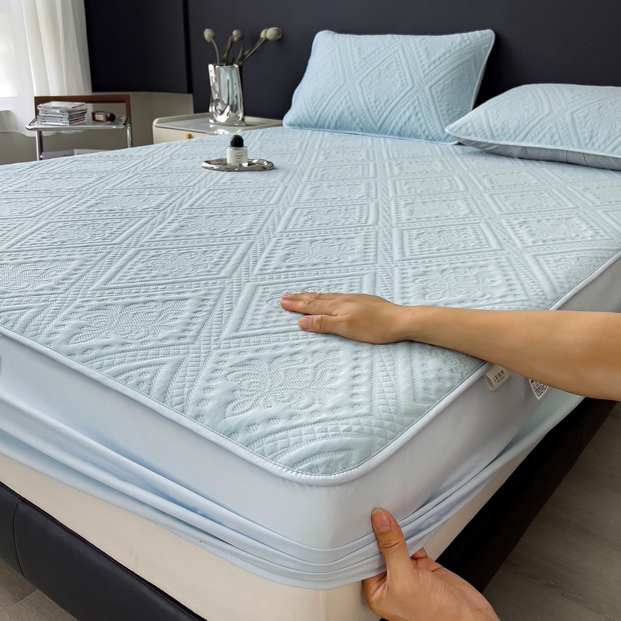 91家纺网 家纺一手货源 找家纺 （总）雅诗帛 2025新款A类柔感彩绒棉夹棉床笠-菱影蔓花