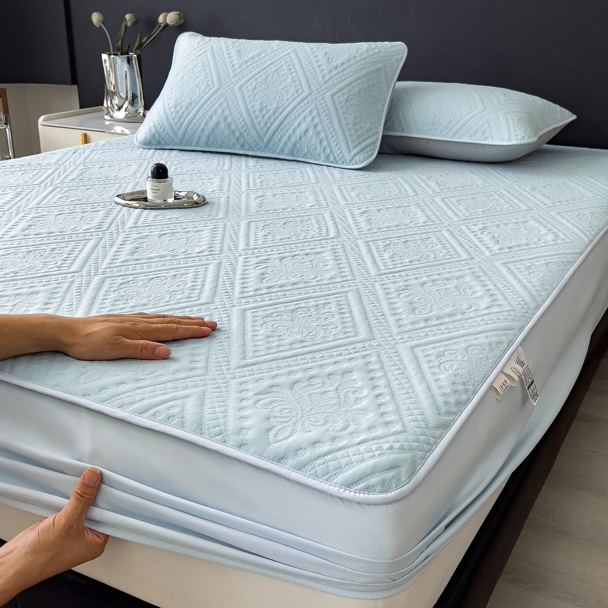 91家纺网 家纺一手货源 找家纺 （总）雅诗帛 2025新款A类柔感彩绒棉夹棉床笠-菱影蔓花