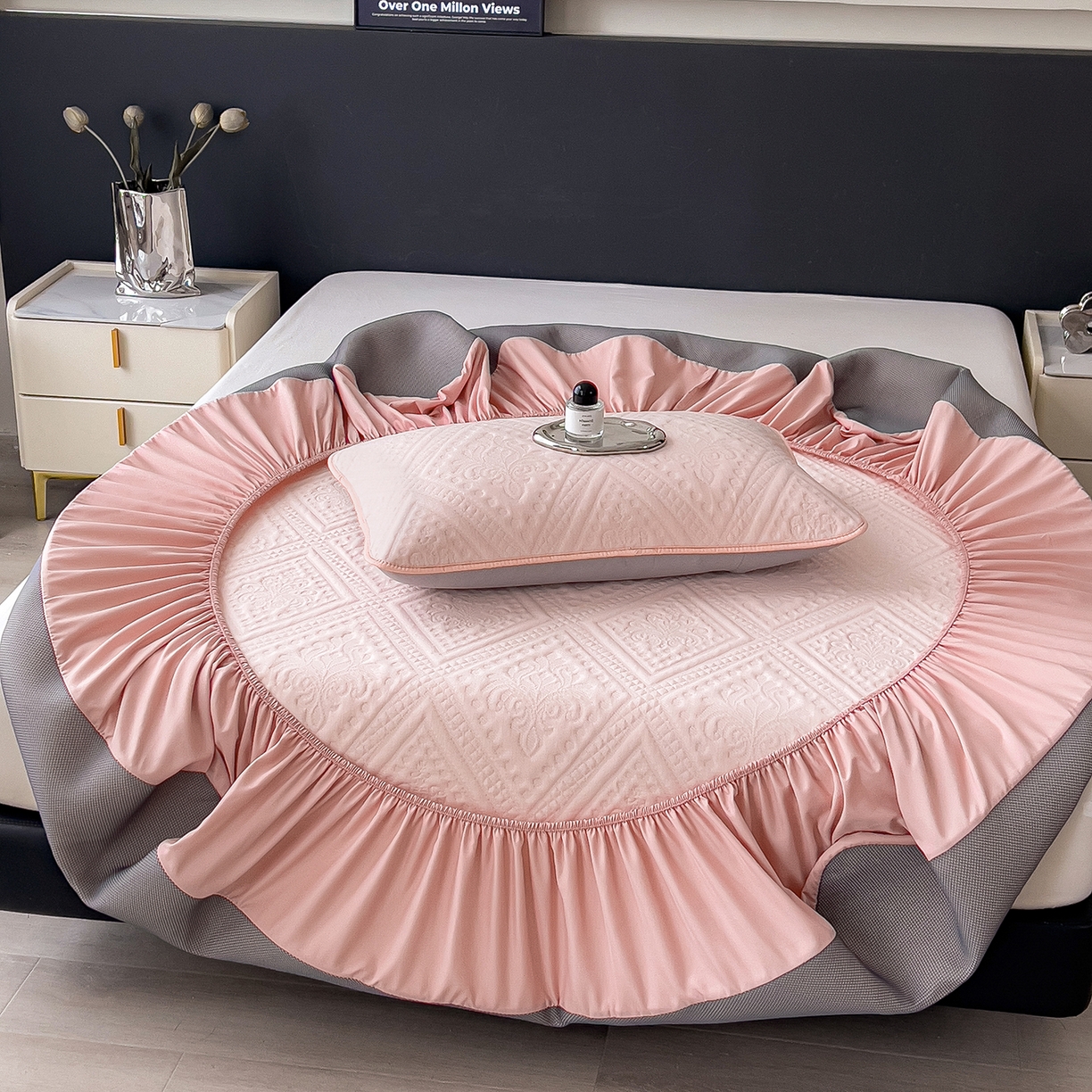 91家纺网 家纺一手货源 找家纺 雅诗帛 2025新款A类柔感彩绒棉夹棉床笠-菱影蔓花 菱影蔓花-樱花粉