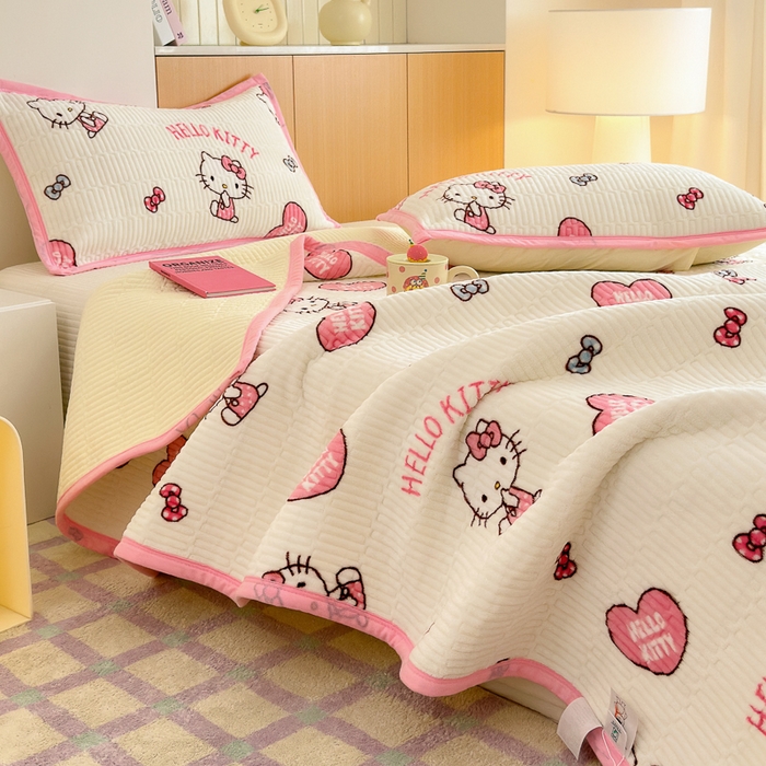 91家纺网 家纺一手货源 找家纺 （总）希诺家居 2025新款三丽鸥正版授权加厚牛奶绒床盖三件套