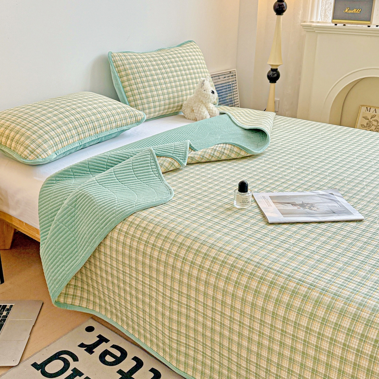 91家纺网 家纺一手货源 找家纺 （总）雅诗帛 2025新款无印风全棉色织水洗棉加厚婴儿绒床盖单件格纹简约夹棉炕盖床盖三件套