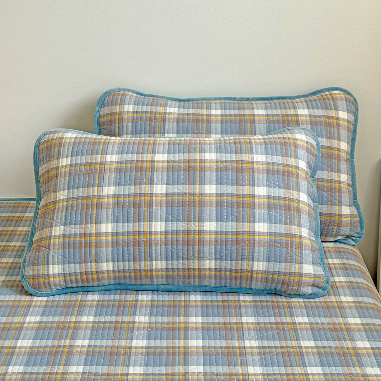 91家纺网 家纺一手货源 找家纺 雅诗帛 2025新款无印风全棉色织水洗棉加厚婴儿绒床盖单件格纹简约夹棉炕盖床盖三件套 格调兰