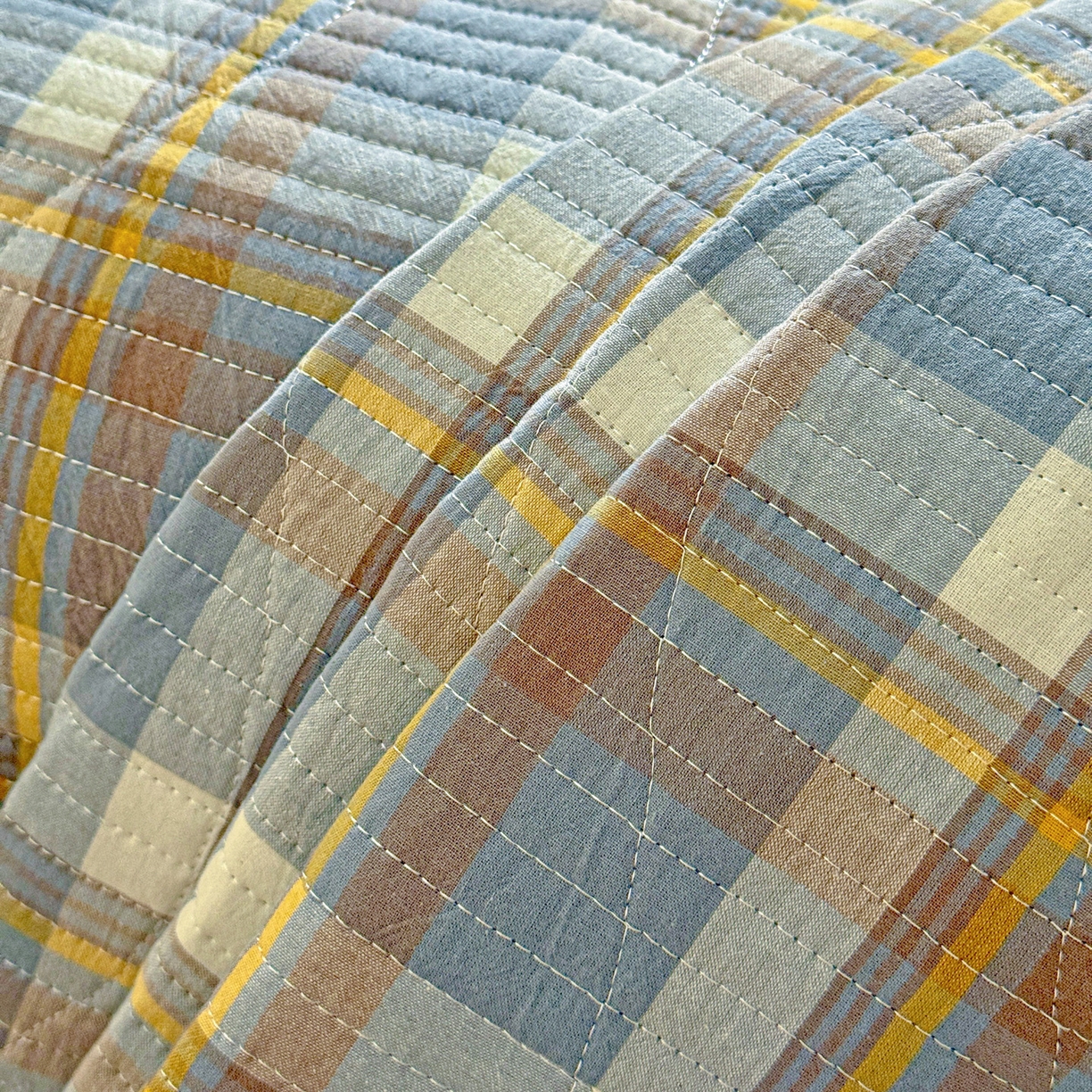 91家纺网 家纺一手货源 找家纺 雅诗帛 2025新款无印风全棉色织水洗棉加厚婴儿绒床盖单件格纹简约夹棉炕盖床盖三件套 格调兰