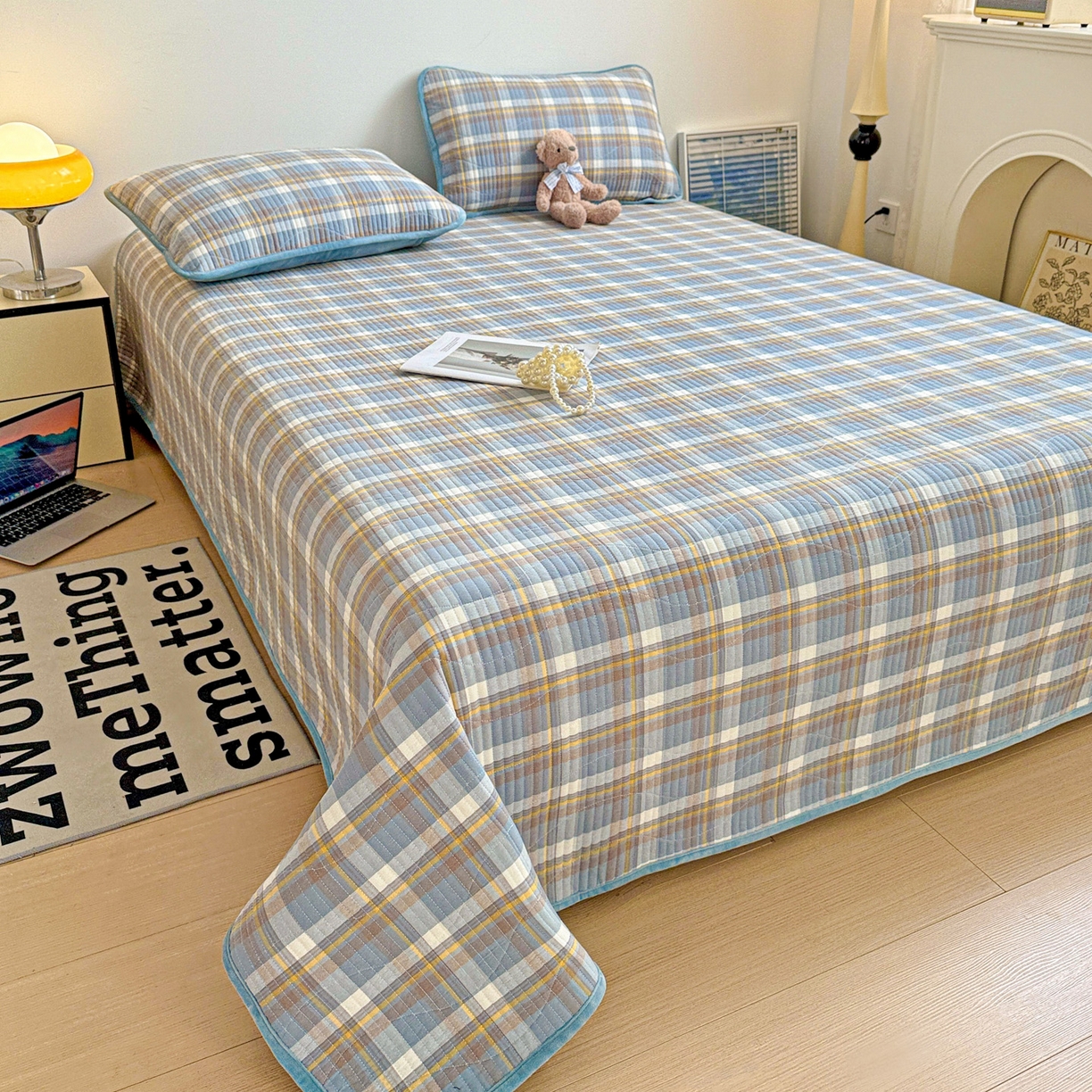 91家纺网 家纺一手货源 找家纺 雅诗帛 2025新款无印风全棉色织水洗棉加厚婴儿绒床盖单件格纹简约夹棉炕盖床盖三件套 格调兰