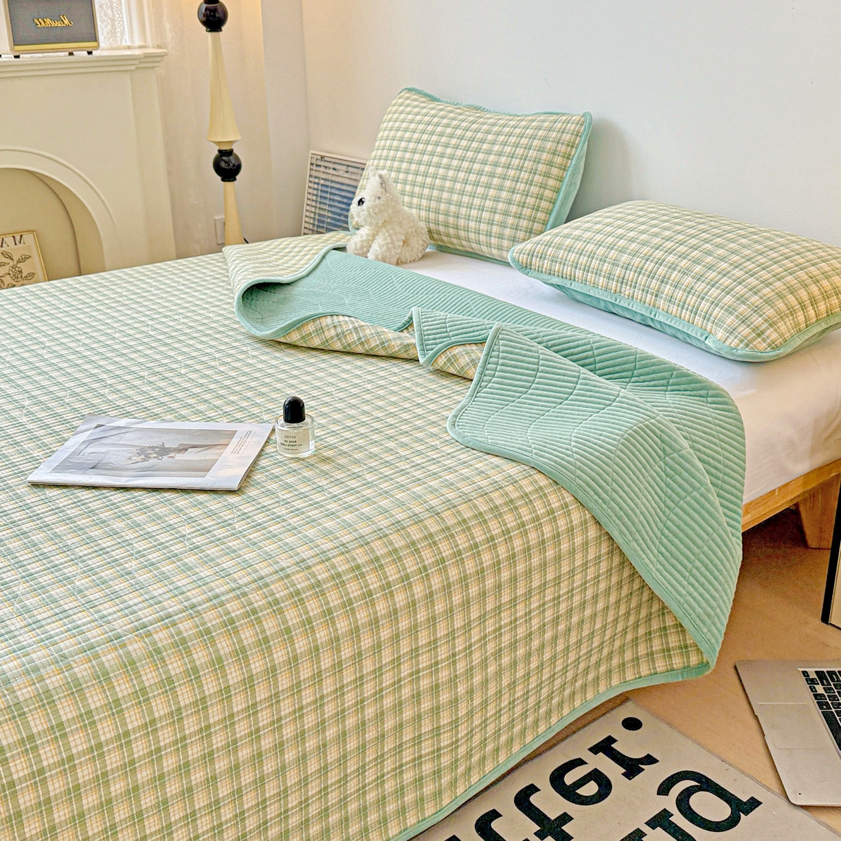 91家纺网 家纺一手货源 找家纺 （总）雅诗帛 2025新款无印风全棉色织水洗棉加厚婴儿绒床盖单件格纹简约夹棉炕盖床盖三件套