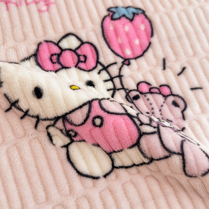 91家纺网 家纺一手货源 找家纺 希诺家居 2025新款三丽鸥正版授权加厚牛奶绒床盖三件套 波点kt