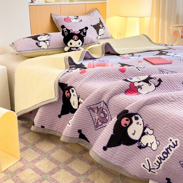 91家纺网 家纺一手货源 找家纺 希诺家居 2025新款三丽鸥正版授权加厚牛奶绒床盖三件套 梦幻库洛米