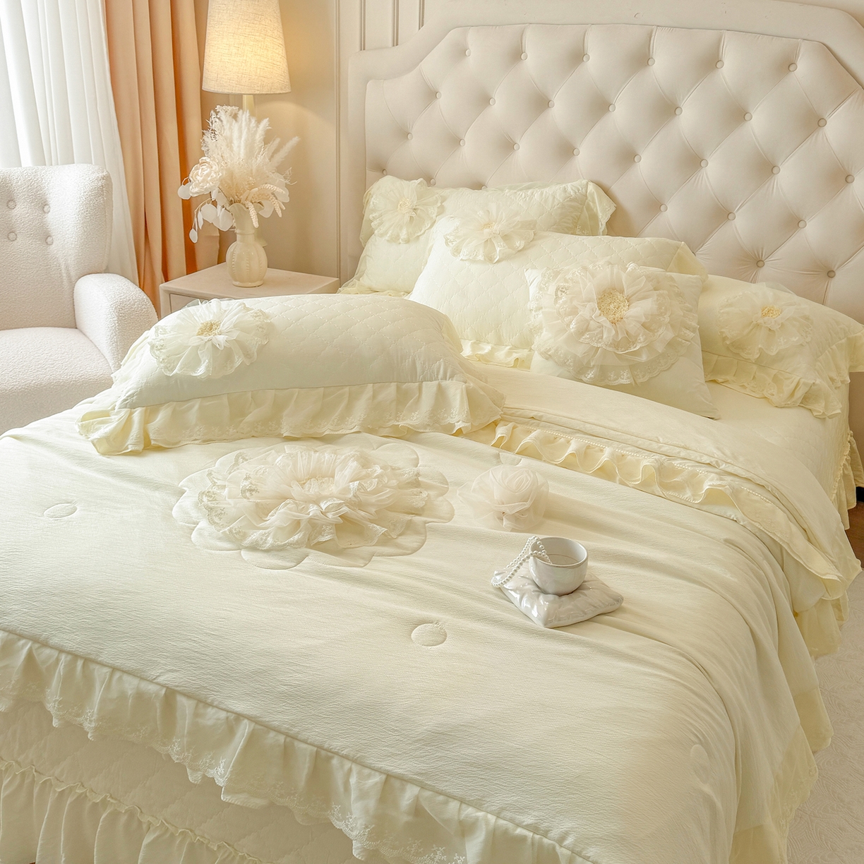 91家纺网 家纺一手货源 找家纺 罗优家纺 2025新款多功能可装被芯花朵可拆卸夏被四件套 米白