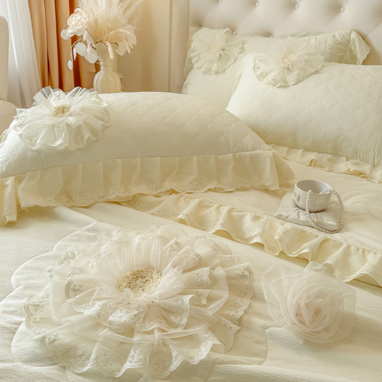 91家纺网 家纺一手货源 找家纺 罗优家纺 2025新款多功能可装被芯花朵可拆卸夏被四件套 米白