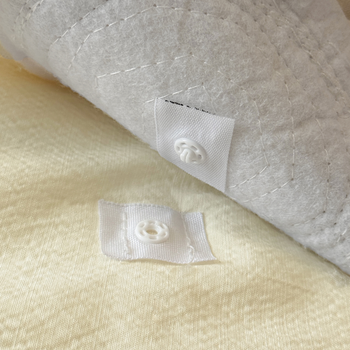 91家纺网 家纺一手货源 找家纺 罗优家纺 2025新款多功能可装被芯花朵可拆卸夏被四件套 米白