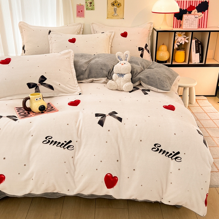 91家纺网 家纺一手货源 找家纺 倾慕  2026新款高克重时尚印花牛奶绒系列 爱心蝴蝶结