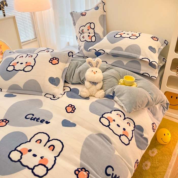 91家纺网 家纺一手货源 找家纺 倾慕  2026新款高克重时尚印花牛奶绒系列 爱心兔