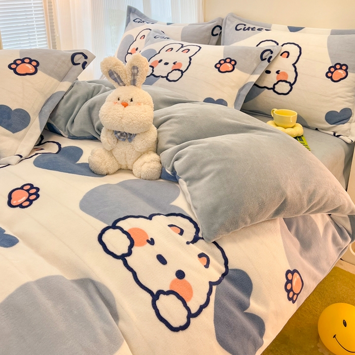 91家纺网 家纺一手货源 找家纺 倾慕  2026新款高克重时尚印花牛奶绒系列 爱心兔