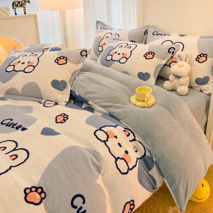 91家纺网 家纺一手货源 找家纺 倾慕  2026新款高克重时尚印花牛奶绒系列 爱心兔