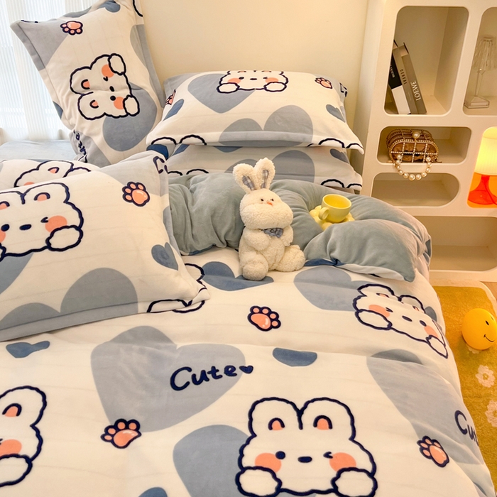 91家纺网 家纺一手货源 找家纺 倾慕  2026新款高克重时尚印花牛奶绒系列 爱心兔