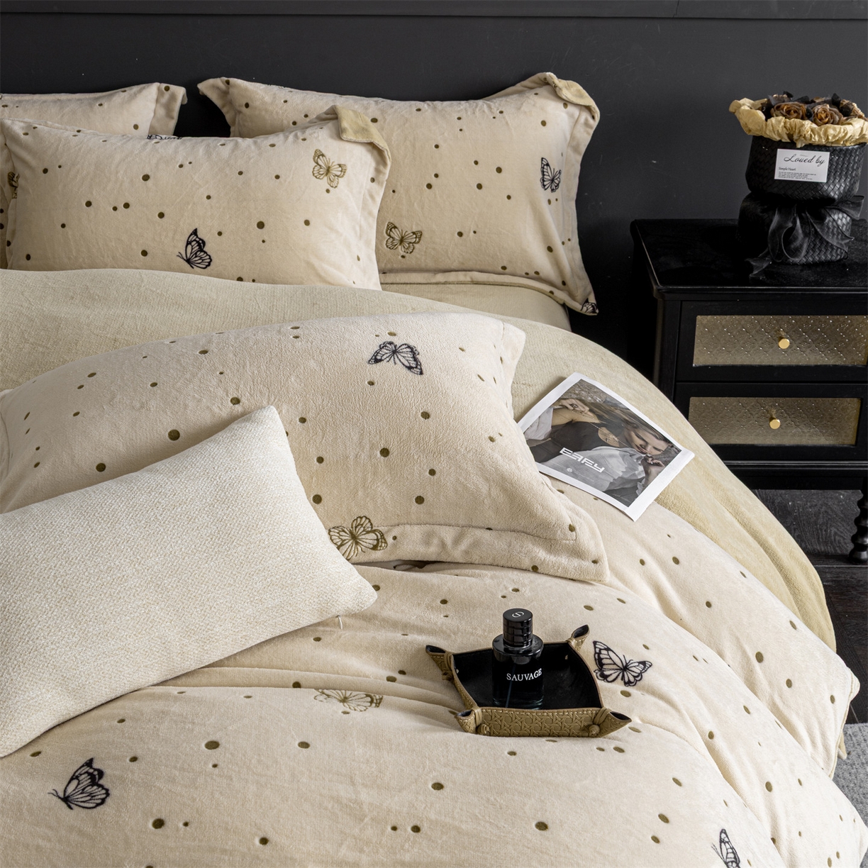 91家纺网 家纺一手货源 找家纺 （总）罗优家纺 2025新款牛奶绒雕花绒四件套