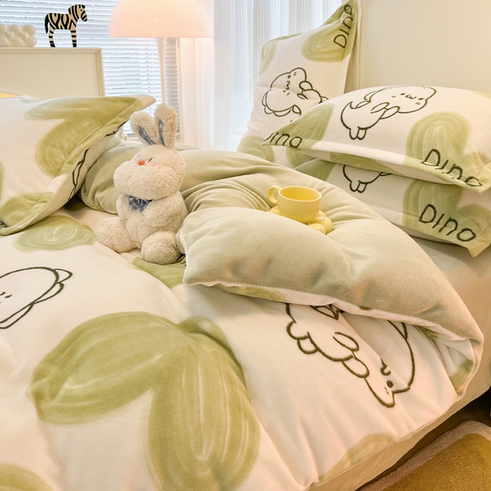 91家纺网 家纺一手货源 找家纺 倾慕  2026新款高克重时尚印花牛奶绒系列 爱心小龙