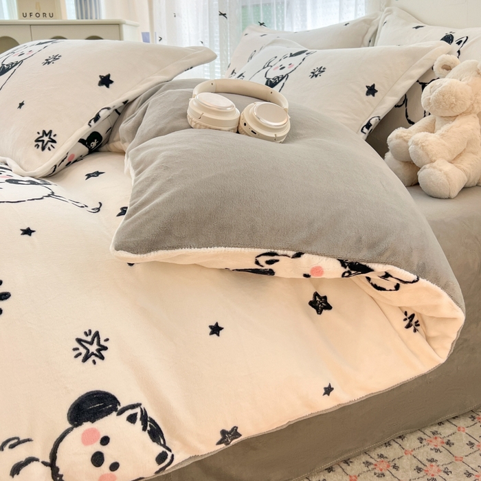 91家纺网 家纺一手货源 找家纺 倾慕  2026新款高克重时尚印花牛奶绒系列 动感小狗