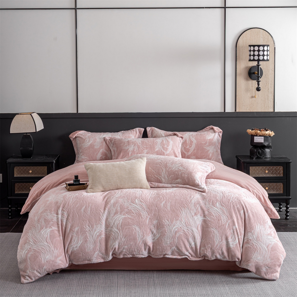 91家纺网 家纺一手货源 找家纺 罗优家纺 2025新款牛奶绒雕花绒四件套 冬日暖阳-粉