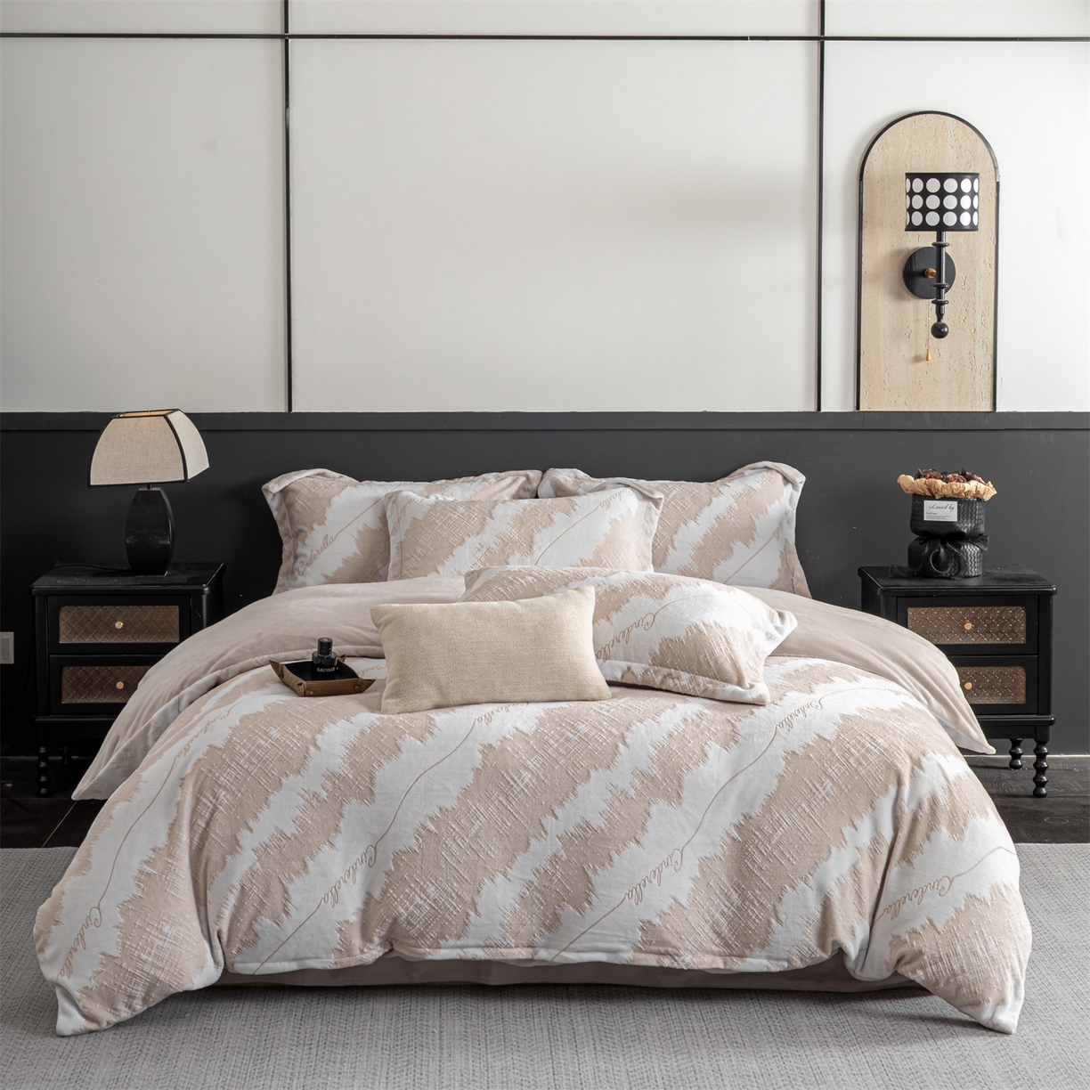 91家纺网 家纺一手货源 找家纺 罗优家纺 2025新款牛奶绒雕花绒四件套 时尚格韵