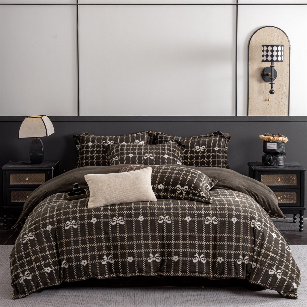 91家纺网 家纺一手货源 找家纺 罗优家纺 2025新款牛奶绒雕花绒四件套 叙境深咖