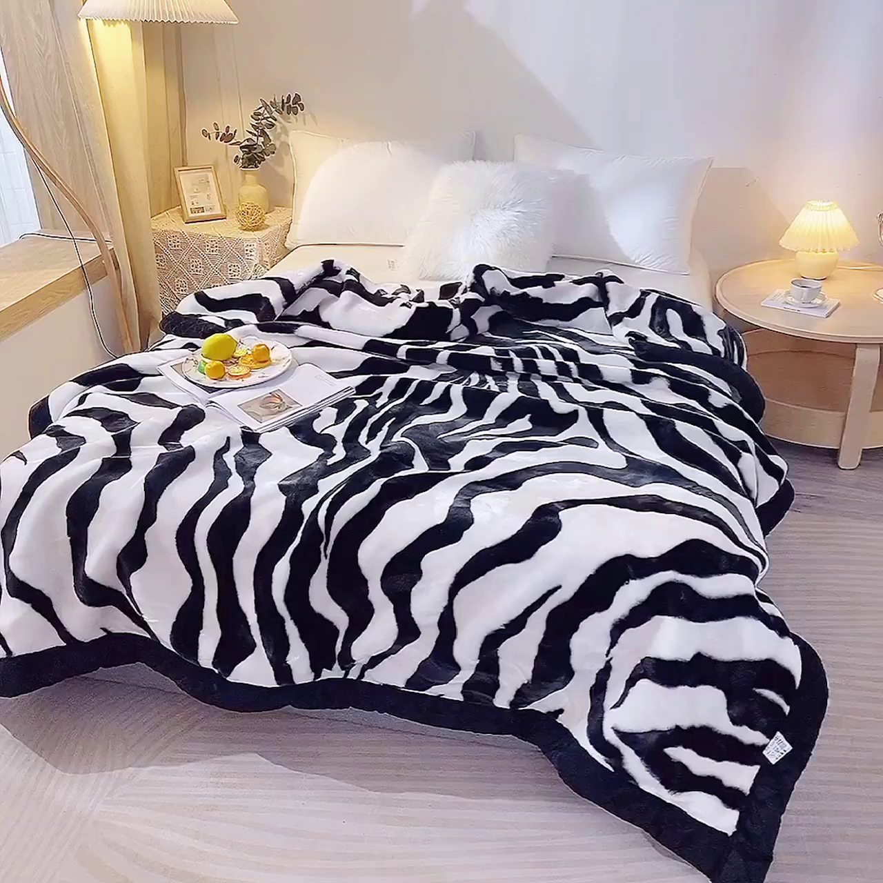 91家纺网 家纺一手货源 找家纺 雅诗帛 【2025年新款】双层加厚冬季毛毯拉舍尔毛毯加绒特厚婚庆结婚送礼毯子盖毯珊瑚绒 北欧斑马