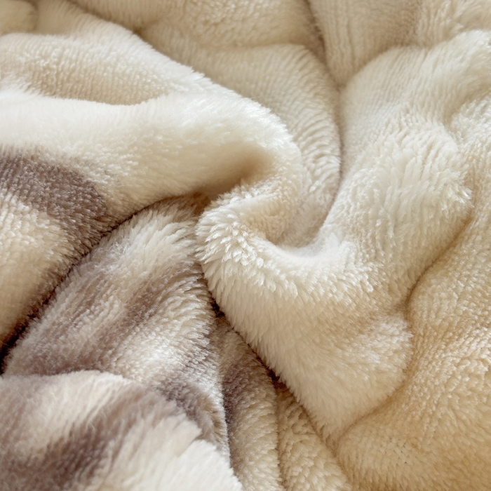 91家纺网 家纺一手货源 找家纺 2025新款印花泡泡兔毛绒床垫学生宿舍床褥软垫 爱心-咖