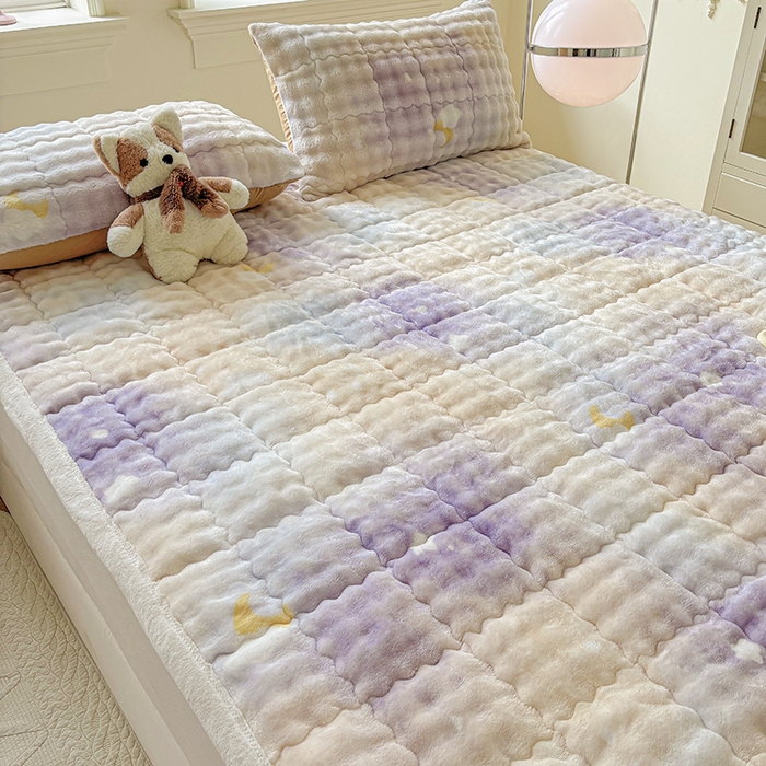 91家纺网 家纺一手货源 找家纺 2025新款印花泡泡兔毛绒床垫学生宿舍床褥软垫 彩色星空