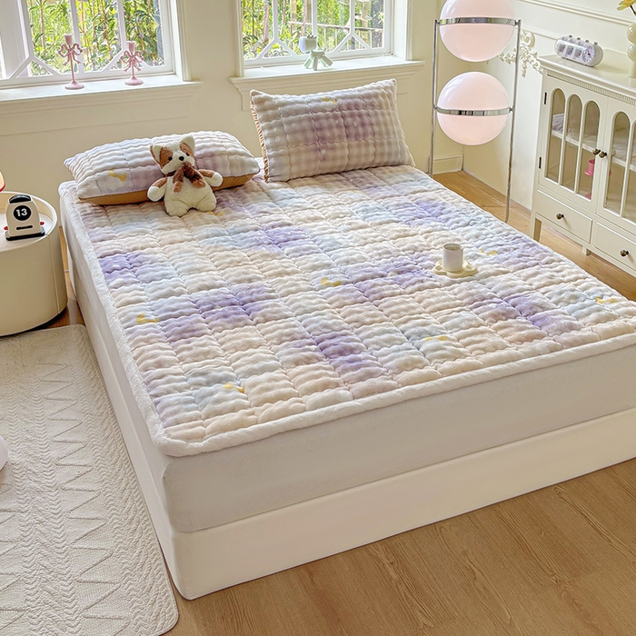 91家纺网 家纺一手货源 找家纺 2025新款印花泡泡兔毛绒床垫学生宿舍床褥软垫 彩色星空