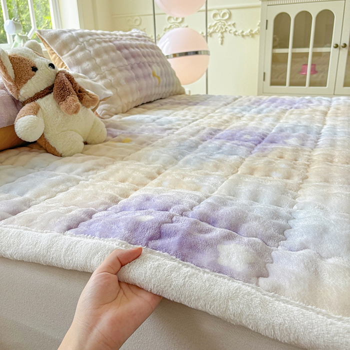 91家纺网 家纺一手货源 找家纺 2025新款印花泡泡兔毛绒床垫学生宿舍床褥软垫 彩色星空