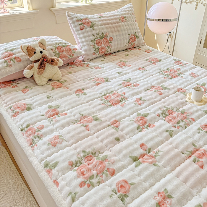 91家纺网 家纺一手货源 找家纺 2025新款印花泡泡兔毛绒床垫学生宿舍床褥软垫 繁花