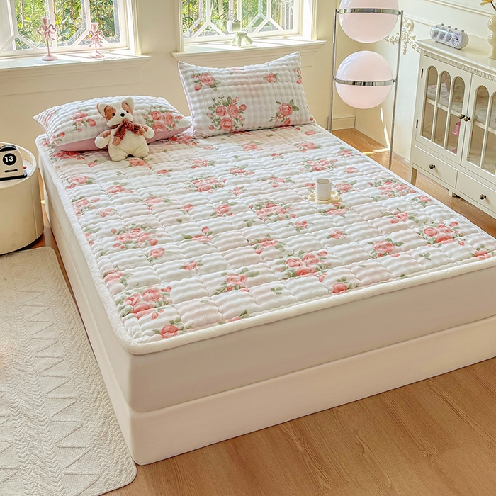 91家纺网 家纺一手货源 找家纺 2025新款印花泡泡兔毛绒床垫学生宿舍床褥软垫 繁花